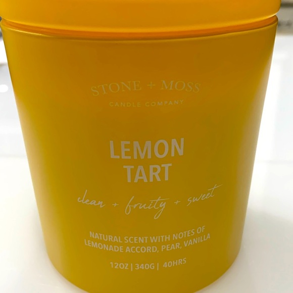 Le Chandelle Stone + Moss Lemon Tart  Scented Candle - Picture 2 of 4